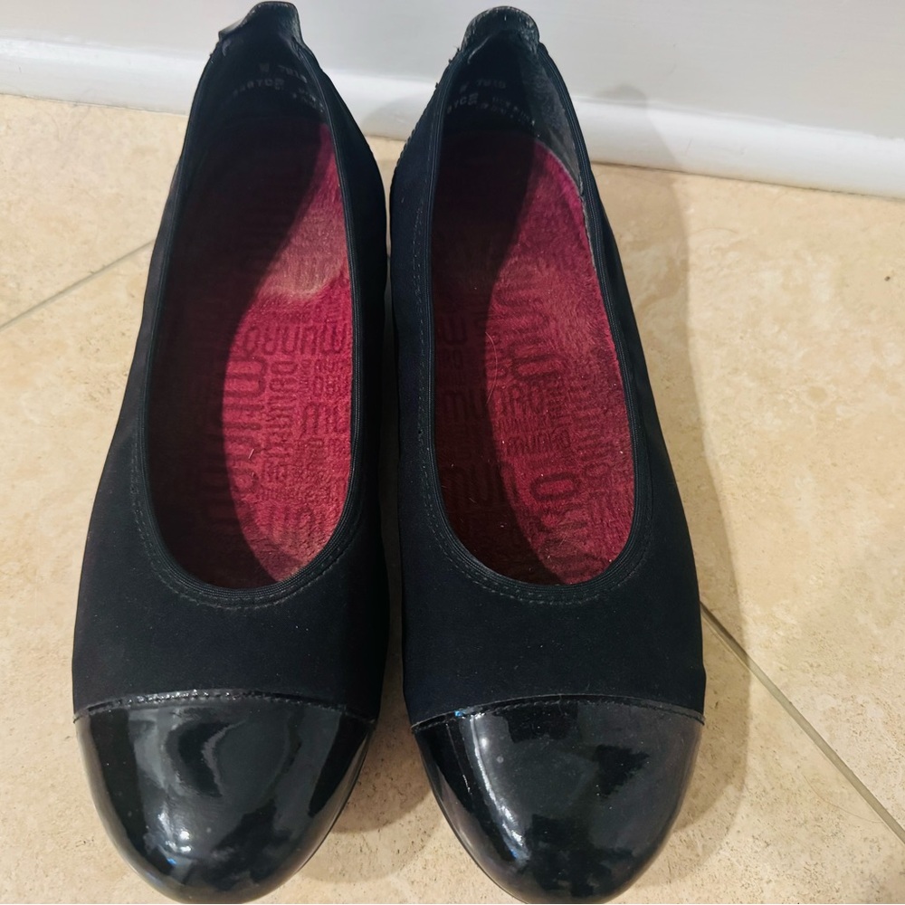 Munro Black Patent Toe Flats